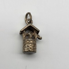 Adorable vintage Sterling Silver Wishing Well charm water well house
