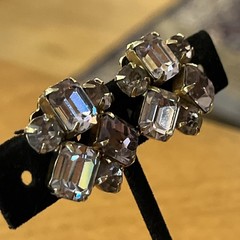 Vintage Weiss Prong Set Purple Lilac Faceted Crystal Glass Clip On Earrings