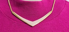 Vintage Trifari choker necklace gold tone metal with pink V charm 18”
