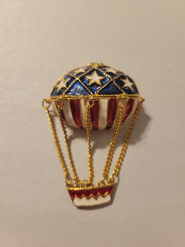Vintage Patriotic Lapel Pin Brooch Hot Air Balloon USA Flag Rare Opens