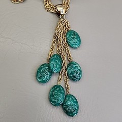 Vintage Celebrity NY Necklace Simulated Jade Green Dangles Gold Tone Layers 20″
