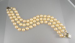 Vintage 3 Strand Faux Pearls 7 3/4″ Long Bracelet 1033