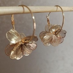 Vintage Style Golden Filigree Layered Flower Hoop Earrings