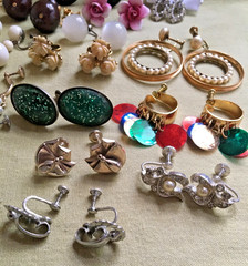 SCREWBACK EARRINGS – LARGE LOT – Vintage – Varied Styles – All Nice – Lot #5