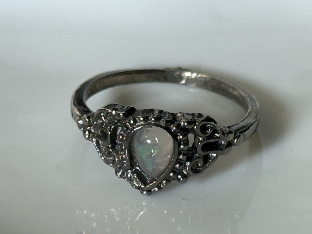 opalescent glass Women’s Ring Size 6 Vintage bohemian-style