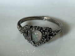 opalescent glass Women’s Ring Size 6 Vintage bohemian-style