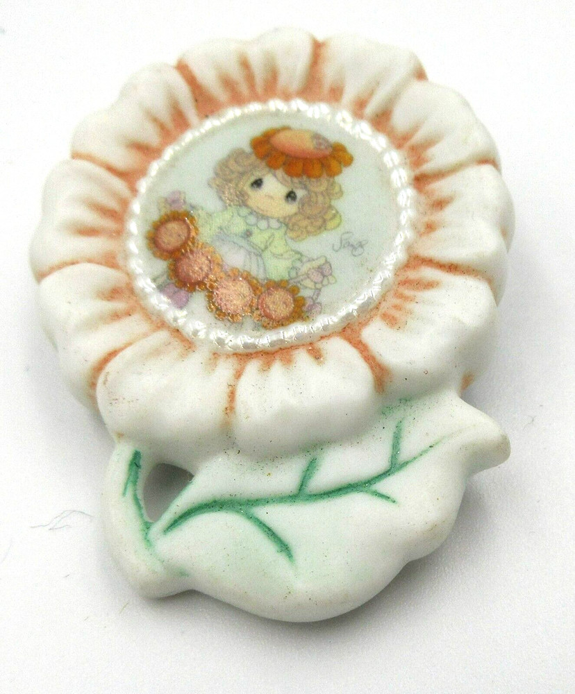VTG SIGNED 1998 PMI CHINA Precious Moments white faux pearl flower brooch pin