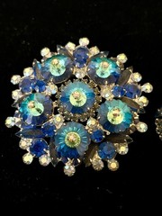 JULIANA D&E Delizza Elster Blue MARGARITA Rivoli Rhinestone Brooch Earring 3″