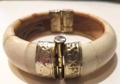 3 vintage India bone horn brass hinged clamper medallion cab gem bracelets