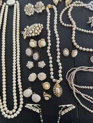 Huge-estate-jewelry-Lot-Faux Pearl- Costume Jewelry Lot A 38 Pieces