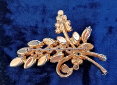 Vnt D&E Juliana Brooch Marked by Style
