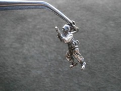 WWII US Soldier Marine with Rifle Vintage Crest Craft Silvertone Charm 3.1g