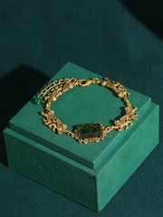 Vintage Green Glass Bracelet Charm Lion Woman Gold Plated Luxury Designe Jewelry
