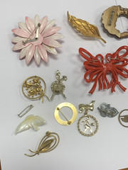 Vintage Estate 36pc Jewelry Lot Brooches Pins Celluloid Metal Stones Religious