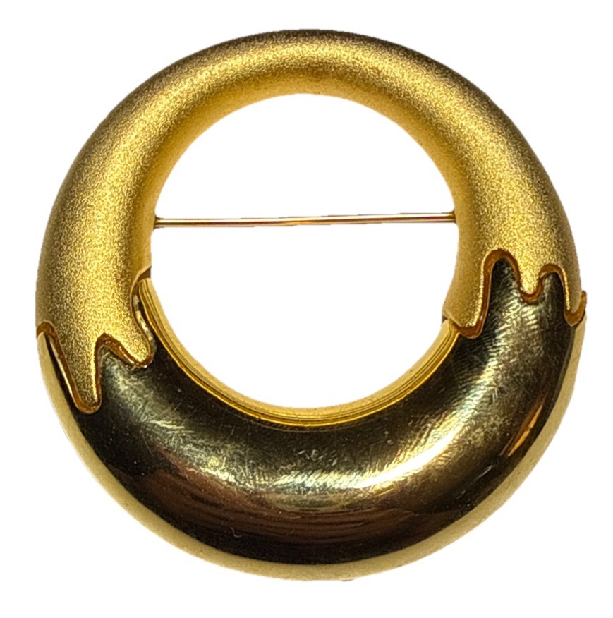 Vintage Gold Tone Ring Shaped Brooch Shiny And Brushed Finish J20-5