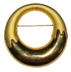 Vintage Gold Tone Ring Shaped Brooch Shiny And Brushed Finish J20-5