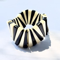 Vintage Black off-white Stretch Bracelet Geometric Spike Link Statement