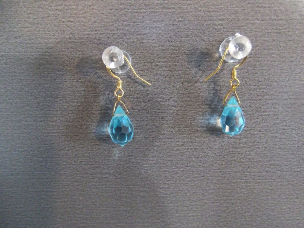 1 Pair Unique .75″in Glass Aqua Blue Tear Drop Shape Dangle