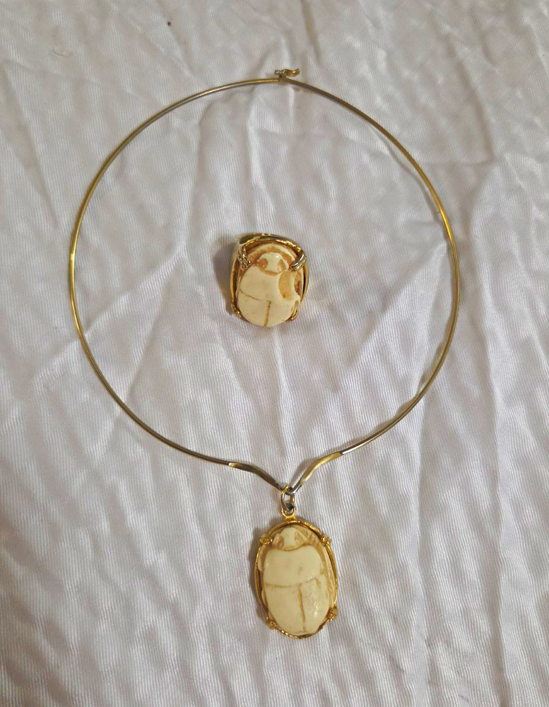 Kenneth Lane Signed Gold Tone Oval Cream Scarab Necklace & Ring Jewelry Set