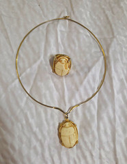 Kenneth Lane Signed Gold Tone Oval Cream Scarab Necklace & Ring Jewelry Set