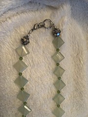 VTG Golden Prehnite Stone Pendant Necklace