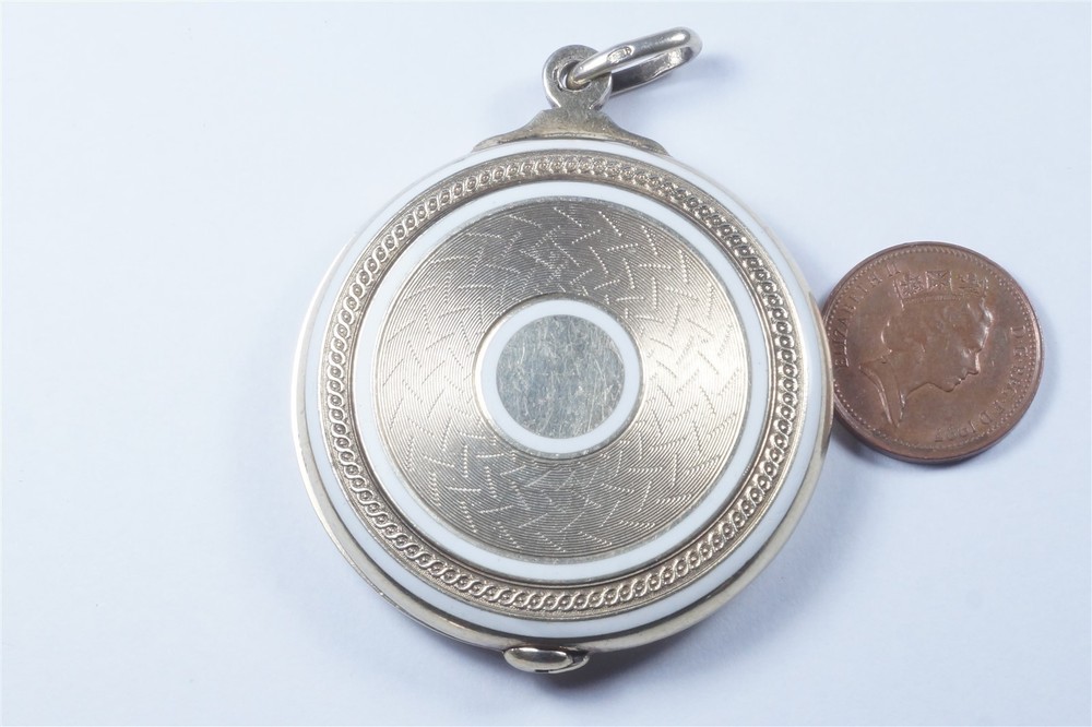 VANITY MIRROR LOCKET PENDANT – ANTIQUE SILVER ENAMEL c1906 VERY GOOD QUALITY