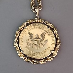 Vintage Avon Bicentennial Coin Necklace Lady Liberty 1976 Gold Tone 28″