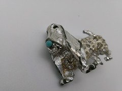 Vintage dog animal brooch pin silver-tone base metal turquoise color nose