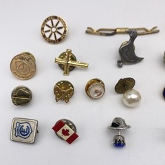 Vtg Lot Of Pins Lapel Pins Tie Tacks Collar Bar Silver And Gold Tone 28 Pieces