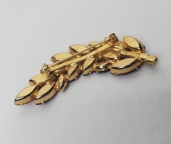 Vtg Leaf Brooch Pin Pink Purple Rhinestones Gold Tone Prong Set Faceted Stones
