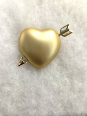 Vtg AJC gold tone huge Heart Arrow Pin