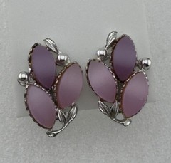 Vintage 1950s Pink Thermoset Lucite Leaf Clip-On Earrings Silver Tone Retro MCM
