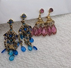 2 Vintage Chandelier Dangle Pink Glass – Blue Avon Clip-On Earrings