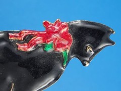WHIMSICAL 80’s SIGNED VERO BLACK CAT w/ RED BOW ENAMEL PIN BROOCH ~ 2″