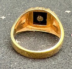 Vintage 18K HGE Ring W/Monogram “N” 2 White Stones On Sides Size 11.25
