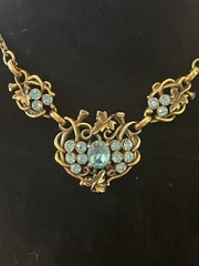 Vtg Unsigned Art Nouveau Style Gold Tone wBright Faux Aquamarine Crystals Choker