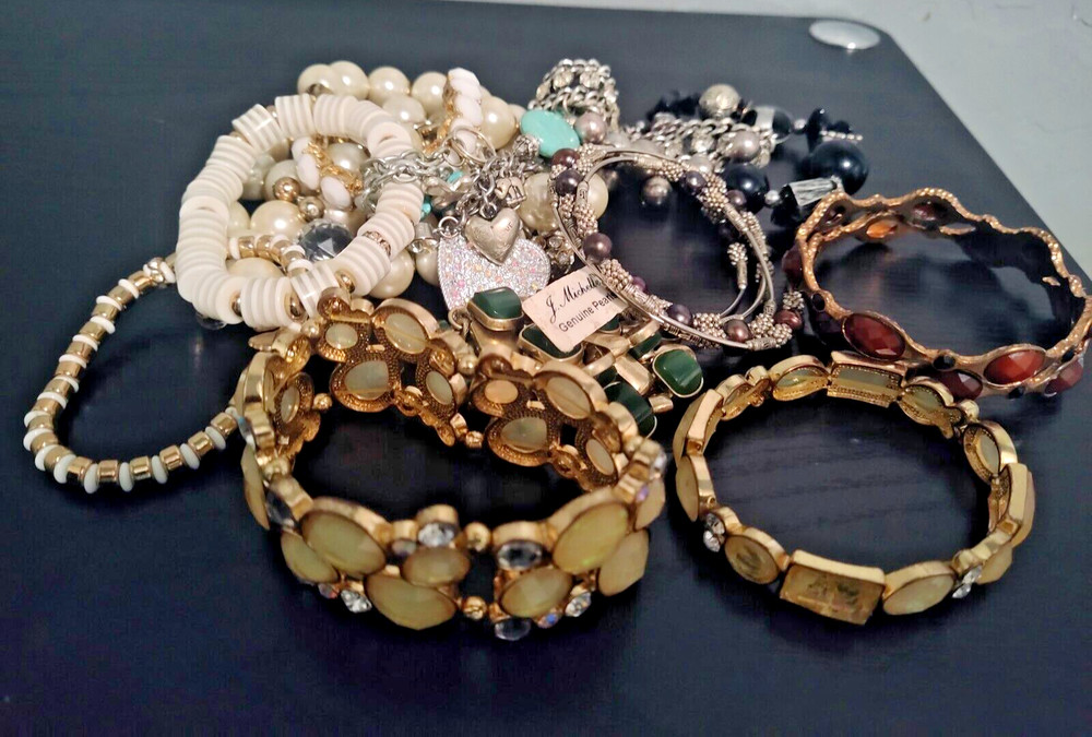 Lot Of Vintage Modern Costume Bracelets Jewelry 17 Pieces