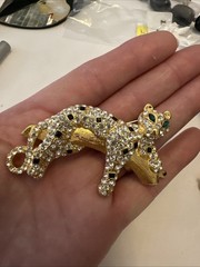 Vintage Rhinestone Leopard Big Cat Green Eyes Gold Tone Grannycore Brooch Pin