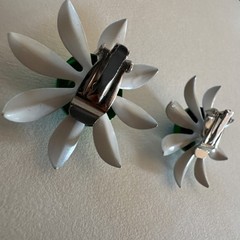 Vintage Large Enamal Flower Clip On Earring White and Green Enamel Flower