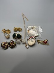 Mixed Lot Of Vintage Fashion Jewelry Estate Sale
