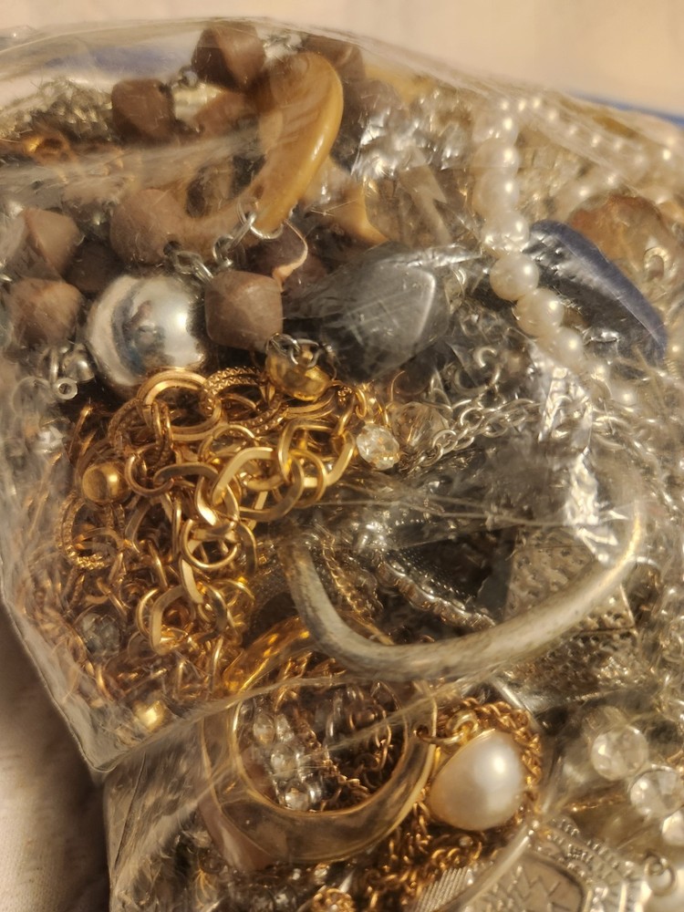 2+ LBS VINTAGE TO NOW CRAFT JUNK SCRAP Jewelry Lot Harvest Repurpose Salvage