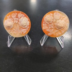 2 Orange Shell Cameo 45mm Flower Bouquet