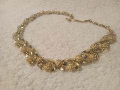 Vintage Coro Signed Gold Tone Unique Design Necklace 17 In. Beautiful!