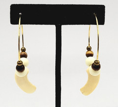 Southwest Style Beaded Wire Hoop w Faux Resin Claw or Tooth Vtg Pierced Earrings
