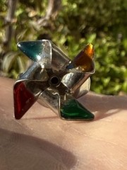 Vintage 80-90’s Colorful Enamel Pinwheel Ring Unusual Fidget Spinner Adjustable!