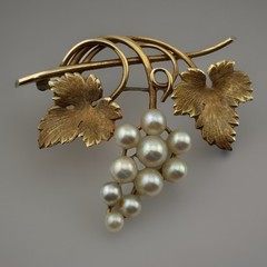 Vintage Krementz Pearl Grapes Leaf Brooch Gold Tone