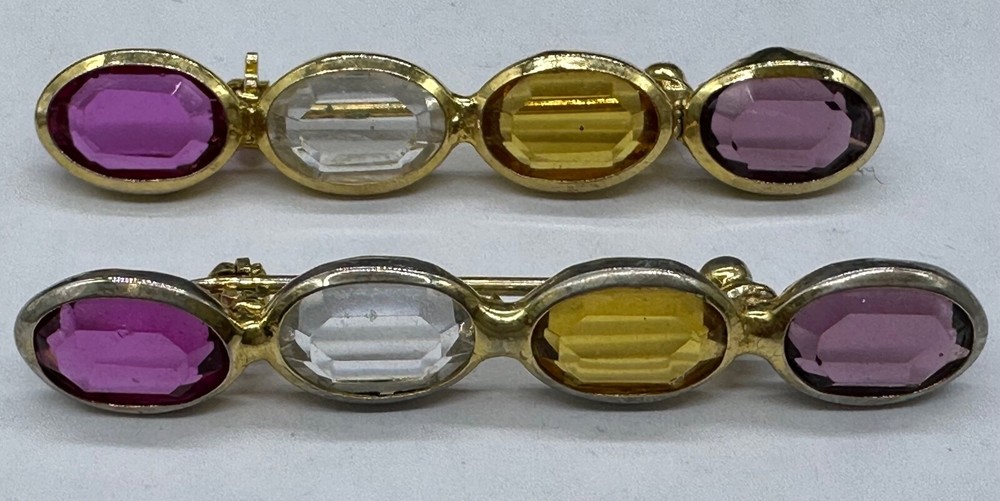 VINTAGE ESTATE FACETED GLASS LAVENDER CLEAR YELLOW BEZEL SET BAR BROOCH PIN PAIR