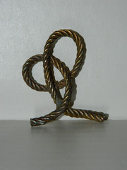 VTG Vintage Gold Tone Knot Knotted Rope Pin Brooch