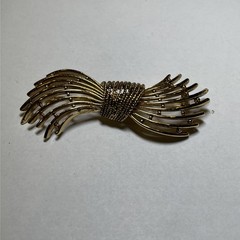 VINTAGE OSCAR DE LA RENTA Signed Gold Tone Bow Brooch Pin, Rare, 3.25”