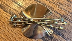 Signed Krementz Gold Tone Fan Brooch Glass Amethyst & Faux Pearls